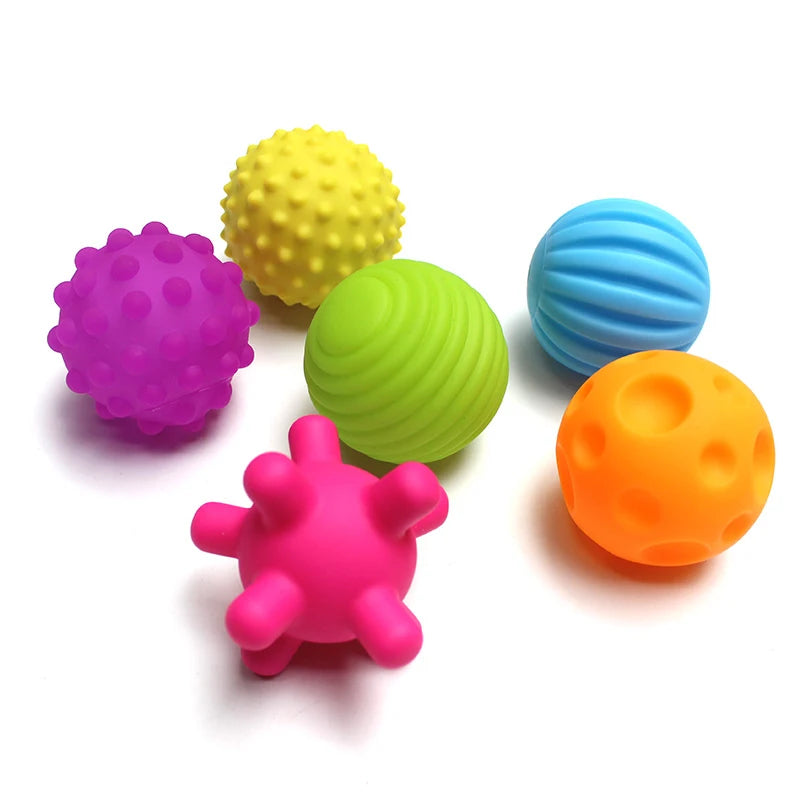 Soft Cloth Rattle Ball Stuffed Baby Play Ball with Bell Cartoon Animals Interactive Toys Educational Toys