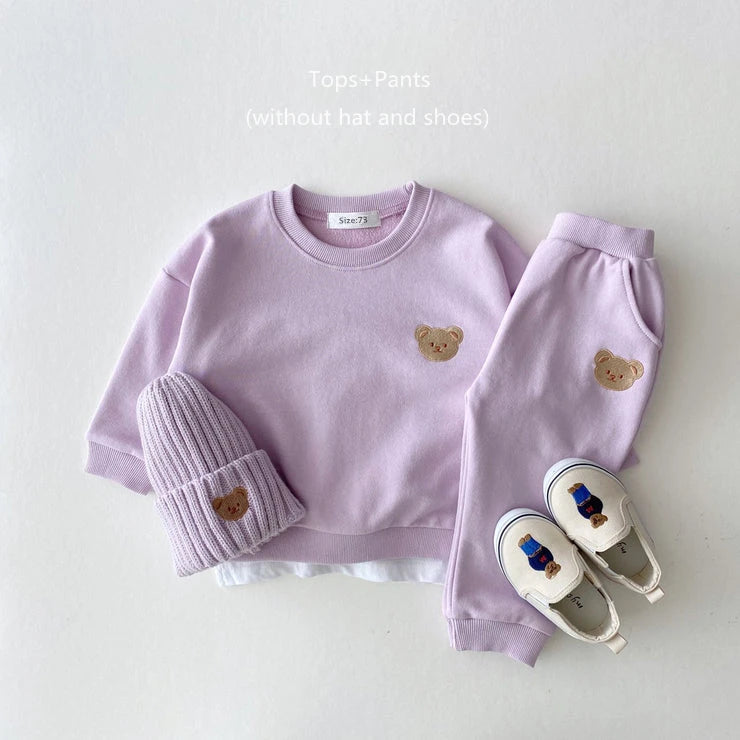 Toddler's Bear Sweatshirt Outfit