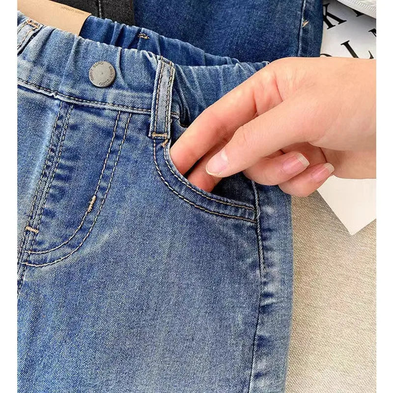 Boy's Fashionable Elastic Loose Jeans