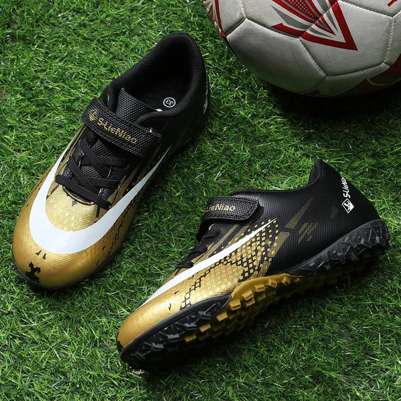 Fashionable Football Shoes For Primary And Secondary School Children