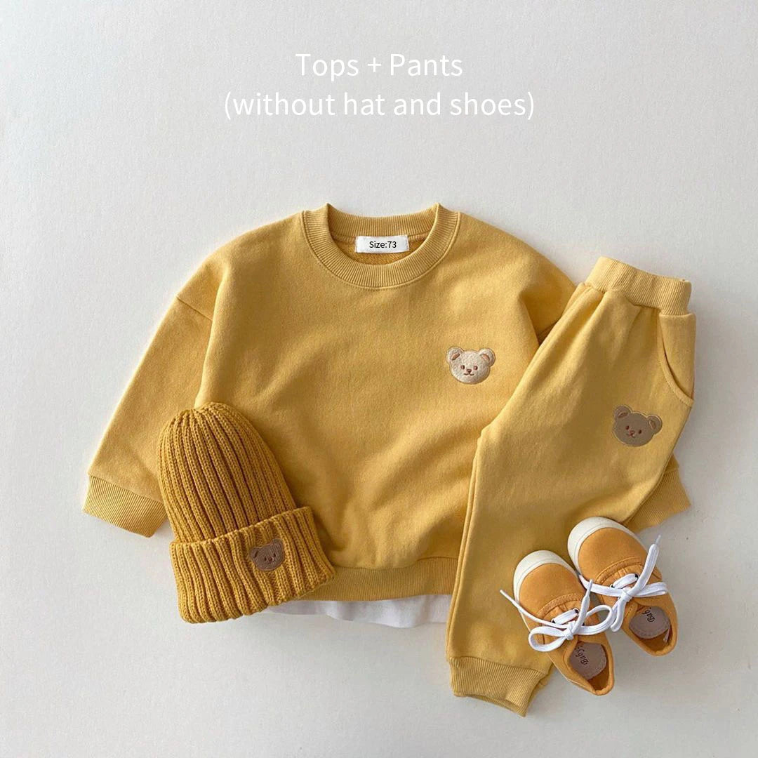 Toddler's Bear Sweatshirt Outfit